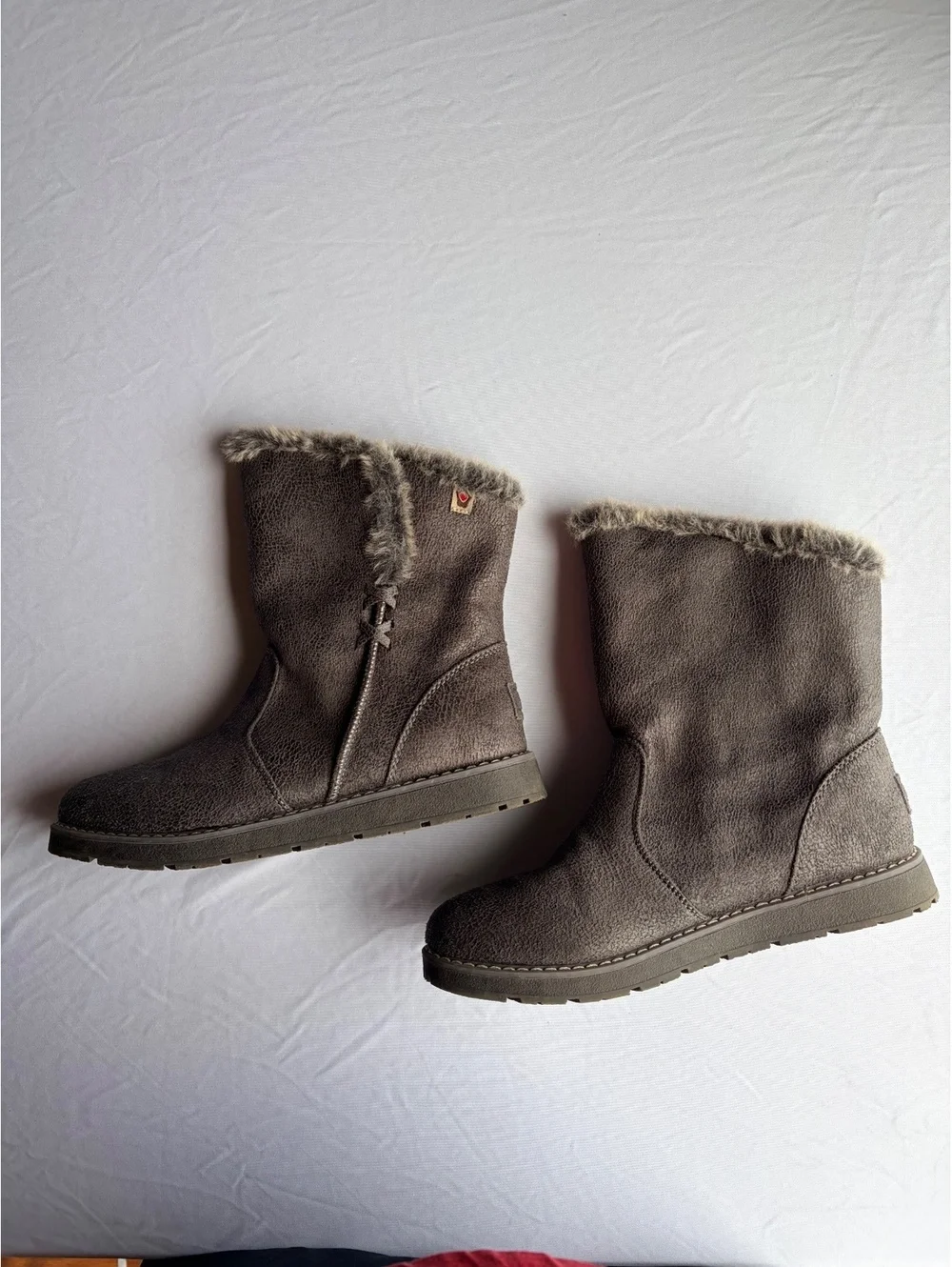 BOBS Skechers Womens Size 7 Gray Faux Fur Lined Winter Boots Pull On